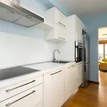 Povile Suites דירה