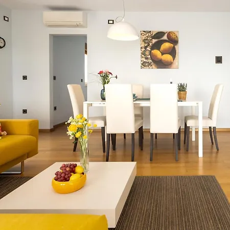 Povile Suites פובילה