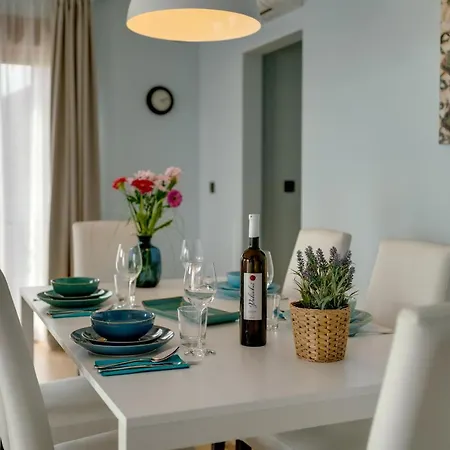 Povile Suites Apartment Povile