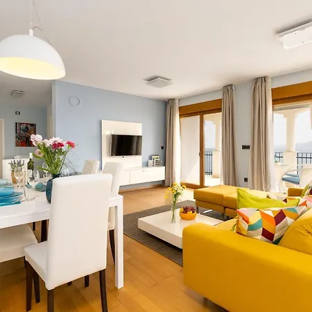 Povile Suites דירה