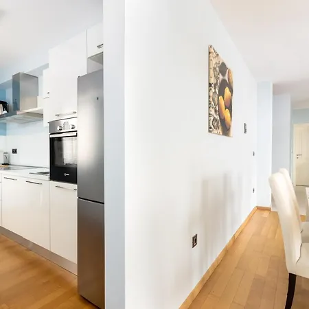 Povile Suites Apartment *