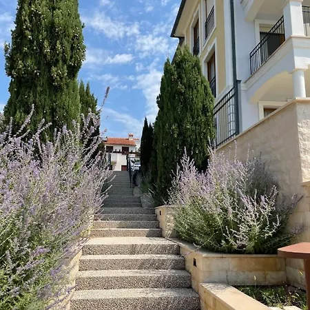 Povile Suites Apartment *